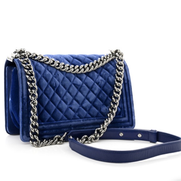 Blue Velvet Chanel medium boy flap - Picture 6 of 12